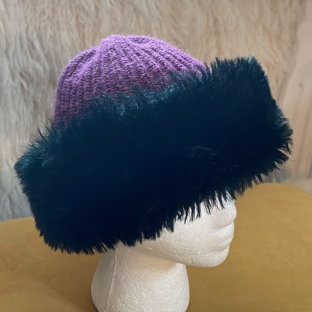 Y2K knit beanie with faux fur trim